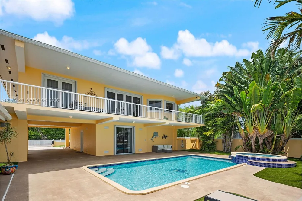 984 Shaw Dr Key Largo, FL 33037