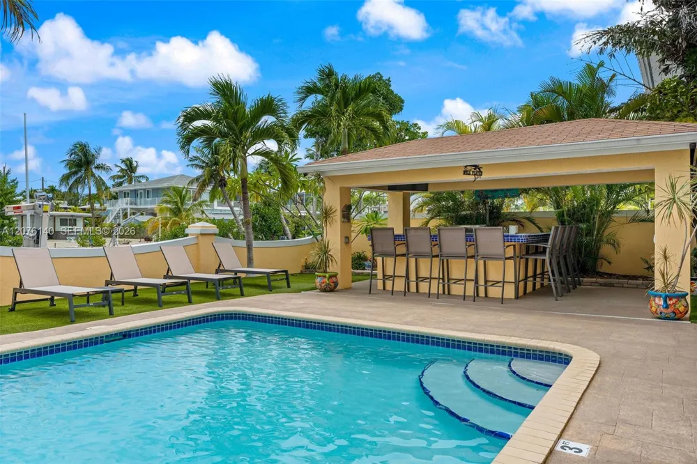 984 Shaw Dr Key Largo, FL 33037