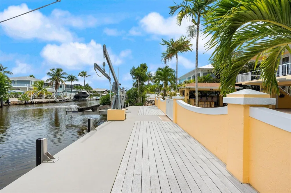 984 Shaw Dr Key Largo, FL 33037