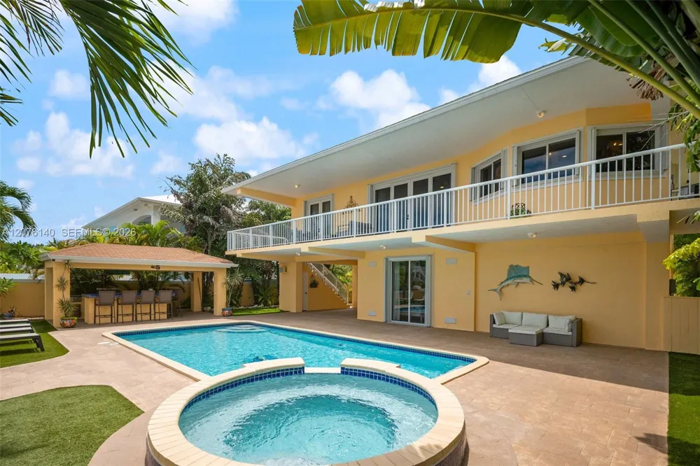 984 Shaw Dr Key Largo, FL 33037