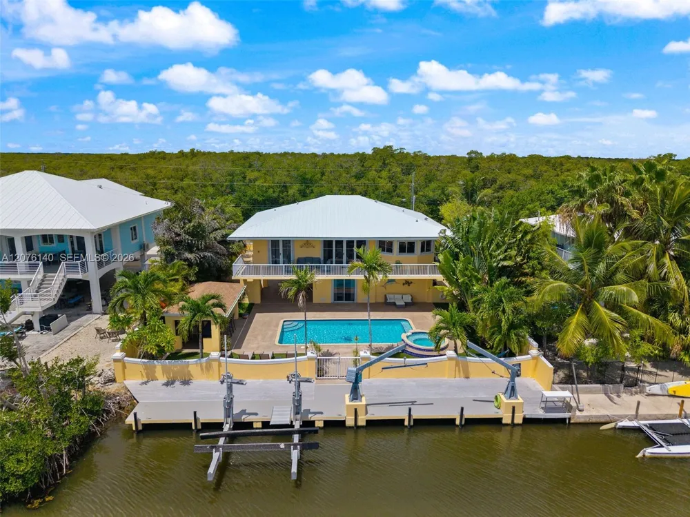 984 Shaw Dr Key Largo, FL 33037