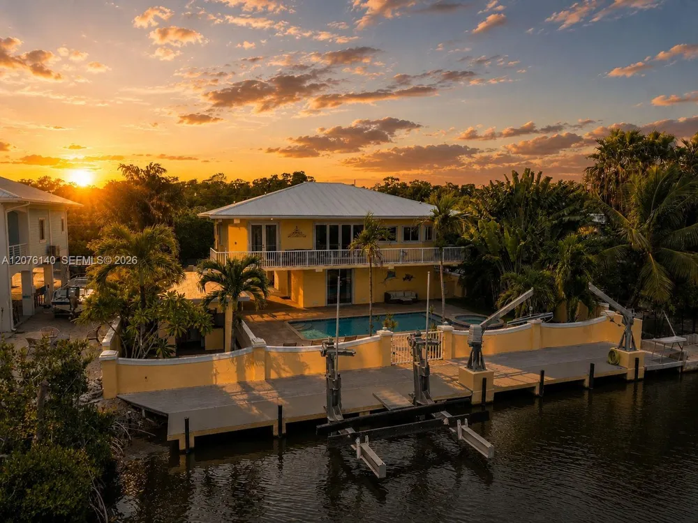 984 Shaw Dr Key Largo, FL 33037