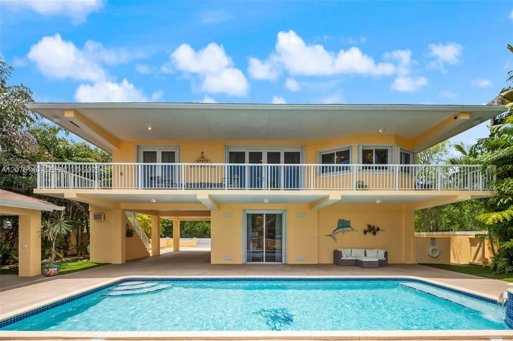984 Shaw Dr Key Largo, FL 33037