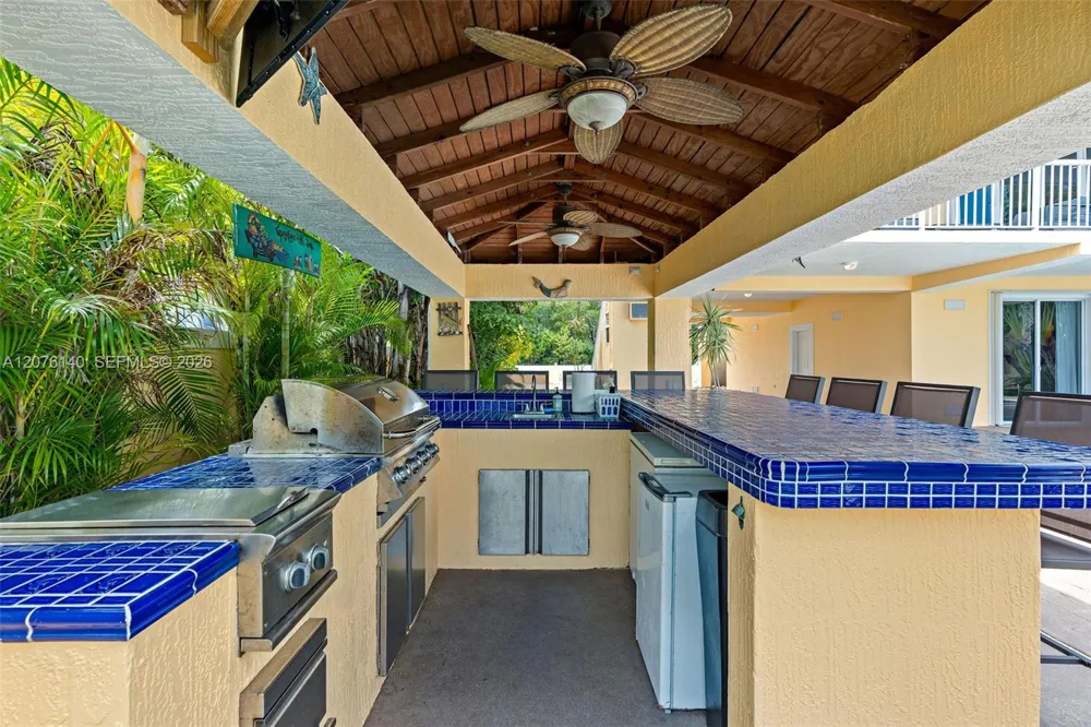 984 Shaw Dr Key Largo, FL 33037