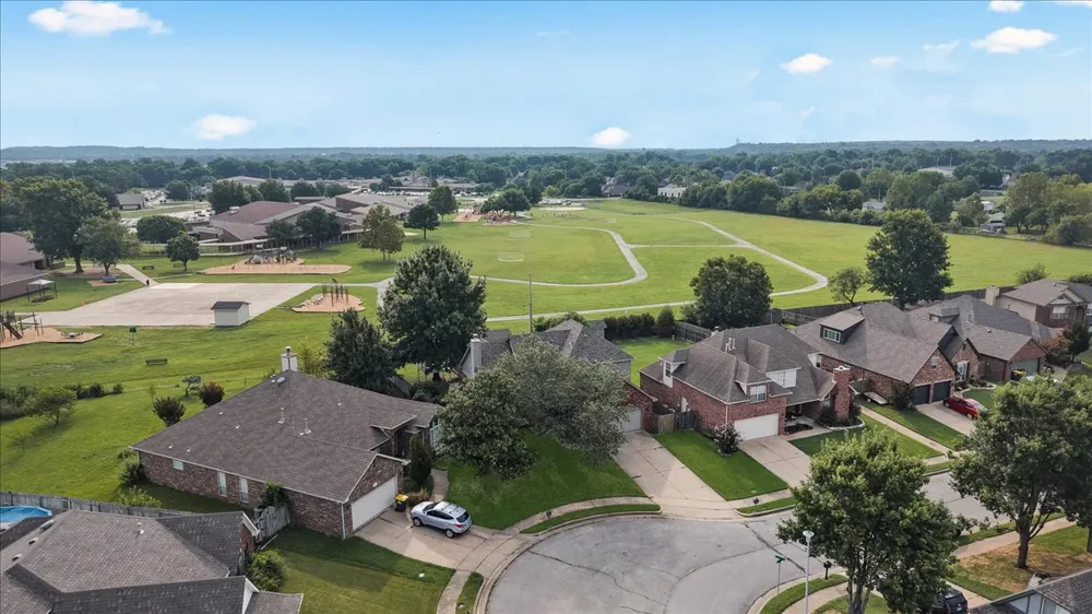 819 Douglas Street Jenks, OK 74037