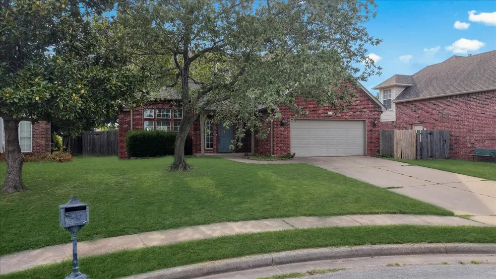 819 Douglas Street Jenks, OK 74037