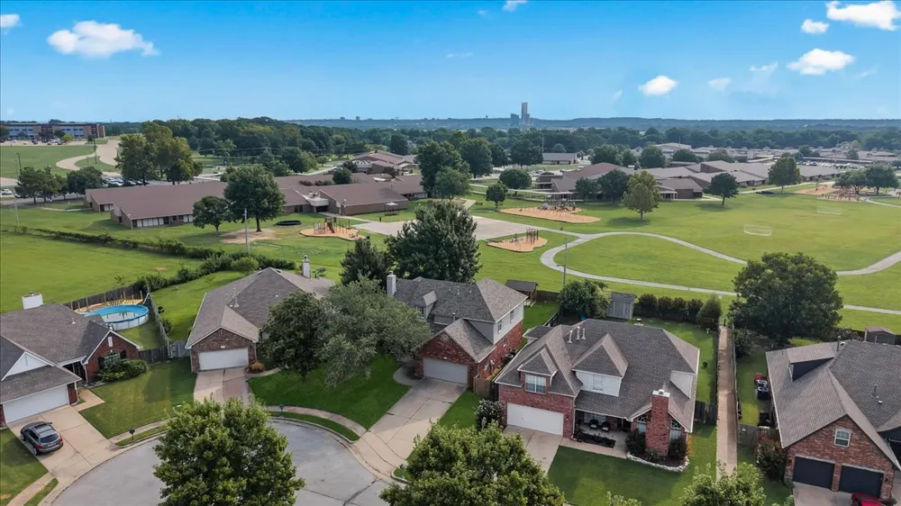 819 Douglas Street Jenks, OK 74037