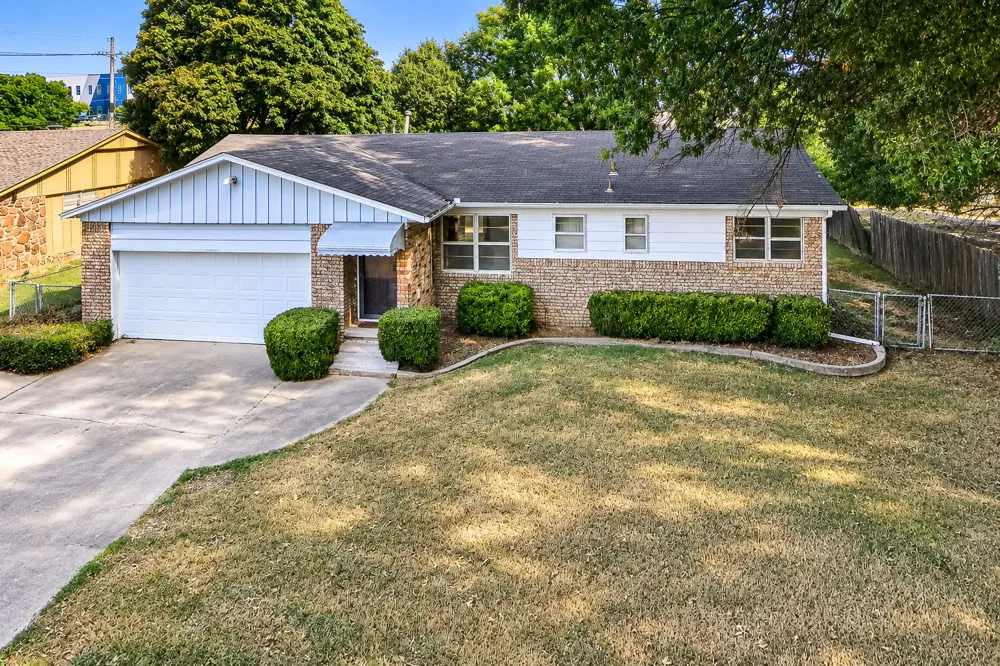 904 E Elgin Place Broken Arrow, OK 74012