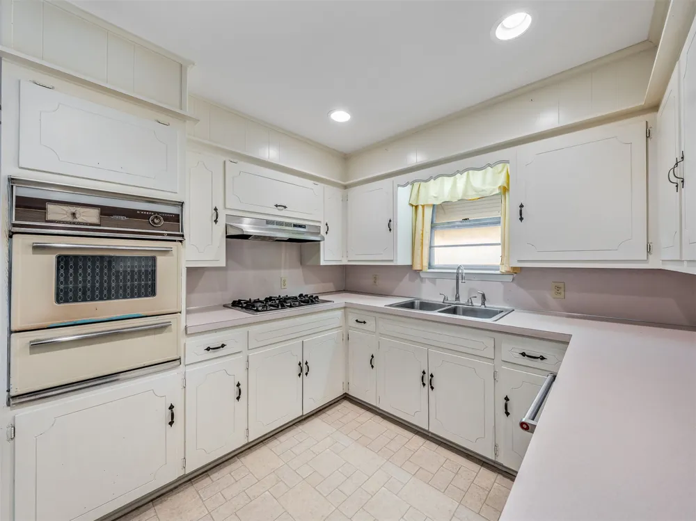 904 E Elgin Place Broken Arrow, OK 74012