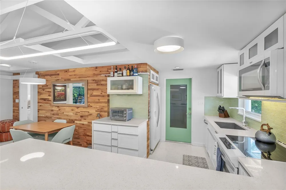 2560 SUNNYSIDE STREET Sarasota, FL 34239