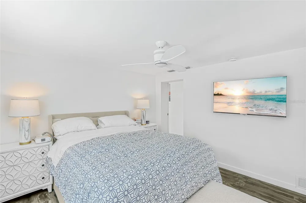 2560 SUNNYSIDE STREET Sarasota, FL 34239