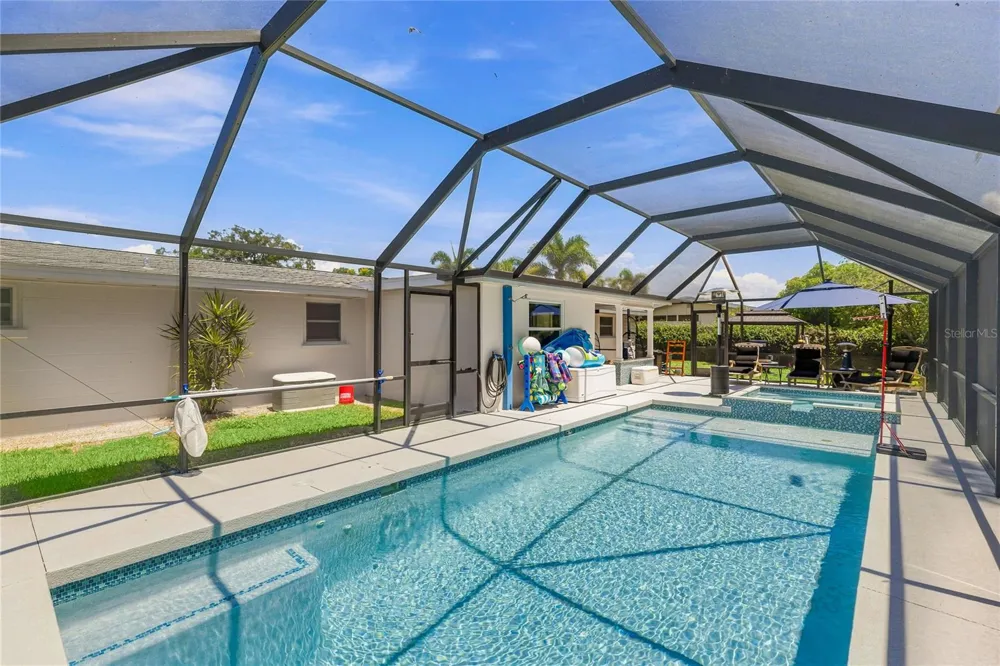 2560 SUNNYSIDE STREET Sarasota, FL 34239