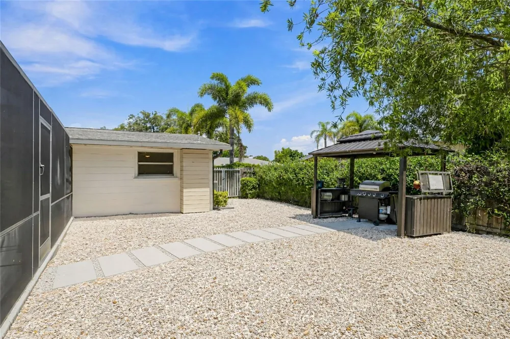 2560 SUNNYSIDE STREET Sarasota, FL 34239