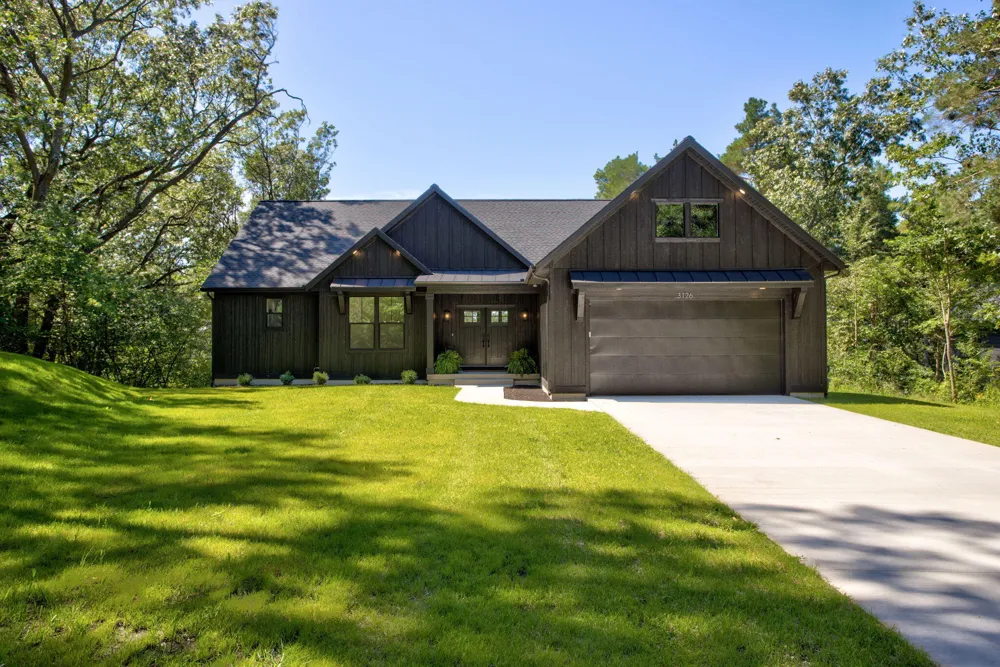 3126 Red Oak Drive Saugatuck Township, MI 49453