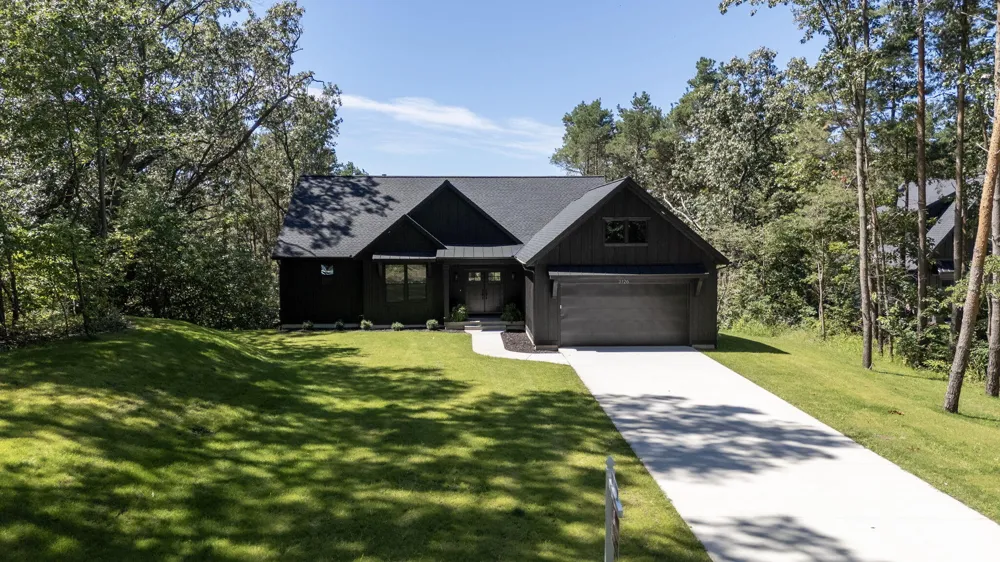 3126 Red Oak Drive Saugatuck Township, MI 49453