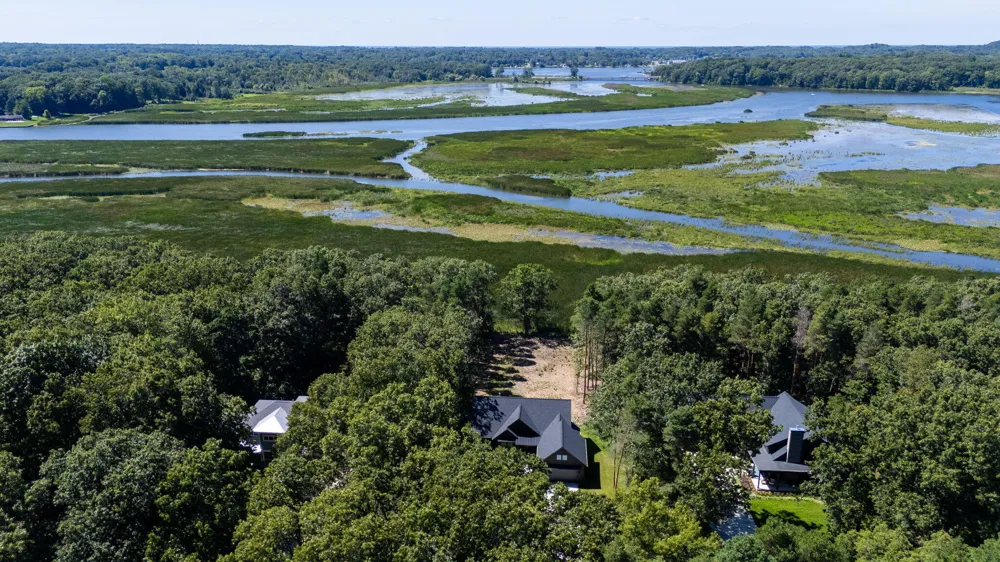 3126 Red Oak Drive Saugatuck Township, MI 49453