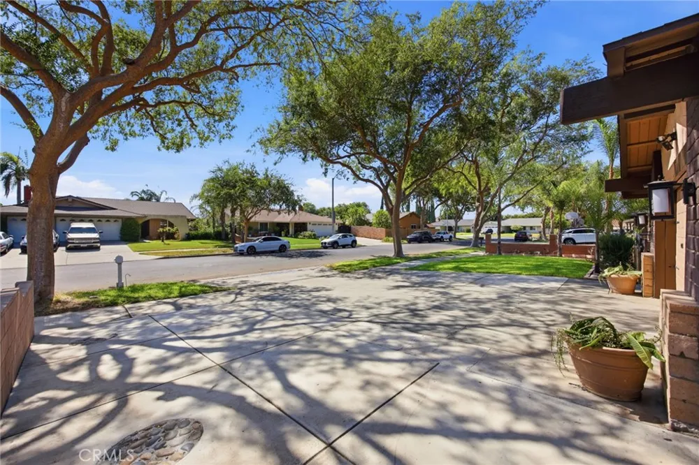 3935 Burge Street Riverside, CA 92505