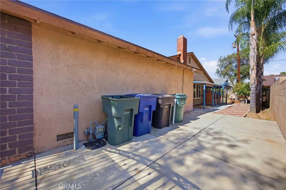 3935 Burge Street Riverside, CA 92505