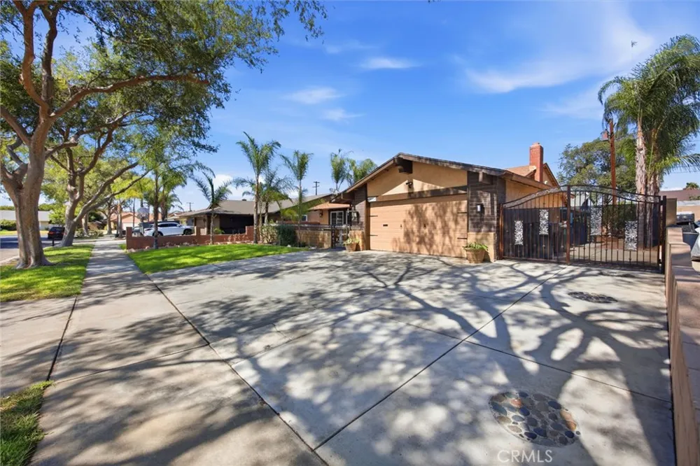 3935 Burge Street Riverside, CA 92505