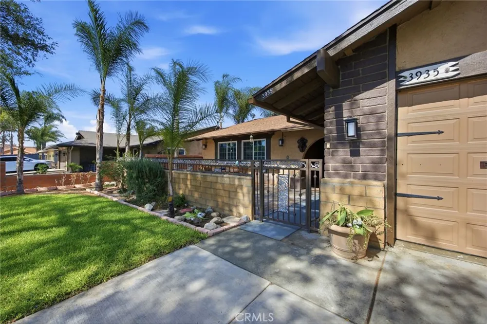 3935 Burge Street Riverside, CA 92505