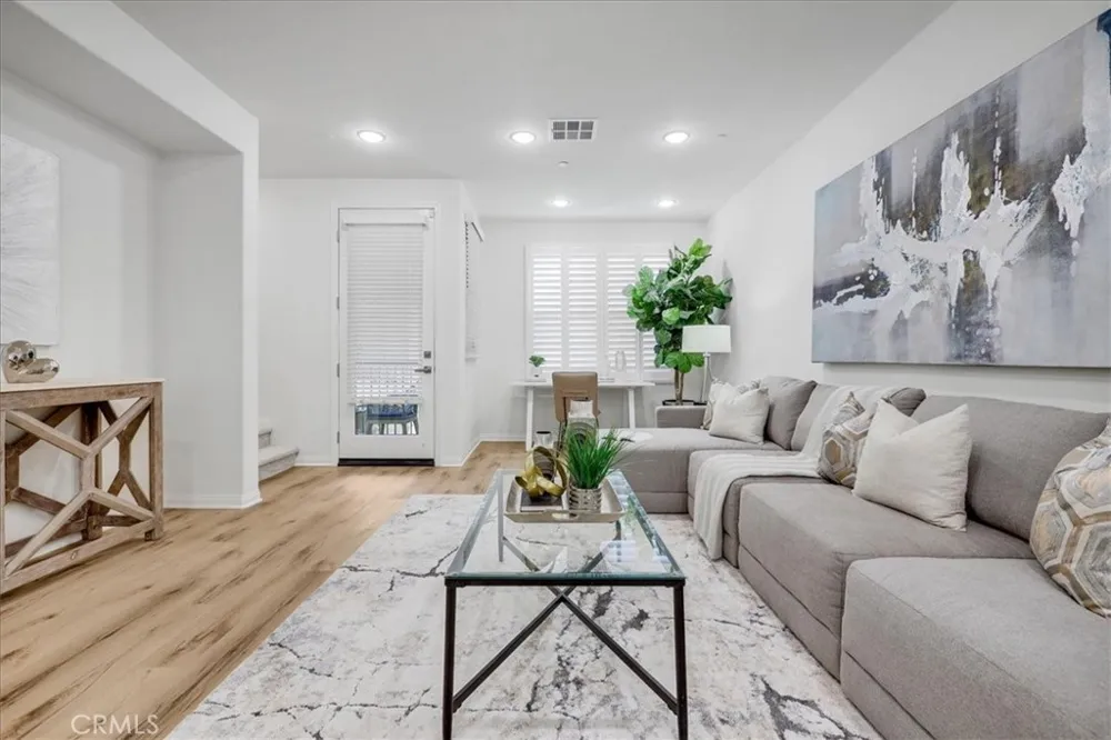148 Capricorn Irvine, CA 92618