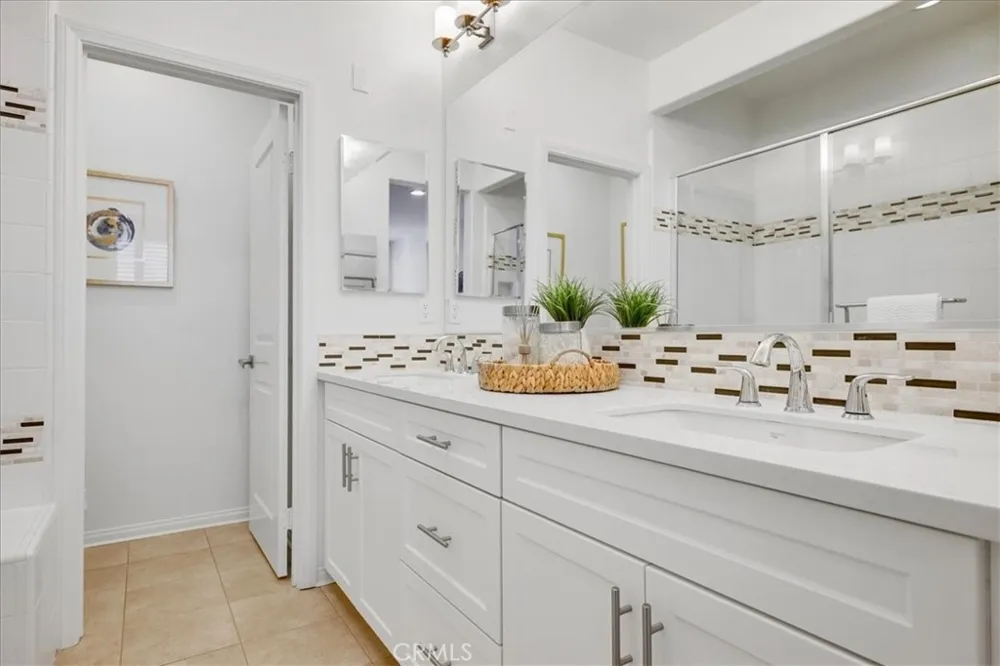 148 Capricorn Irvine, CA 92618