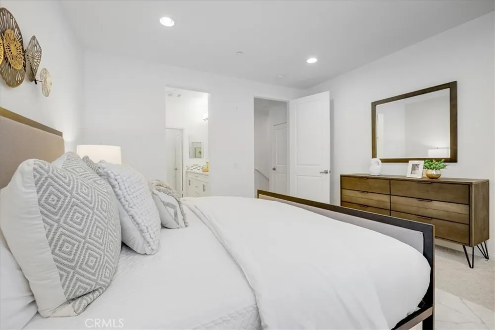 148 Capricorn Irvine, CA 92618