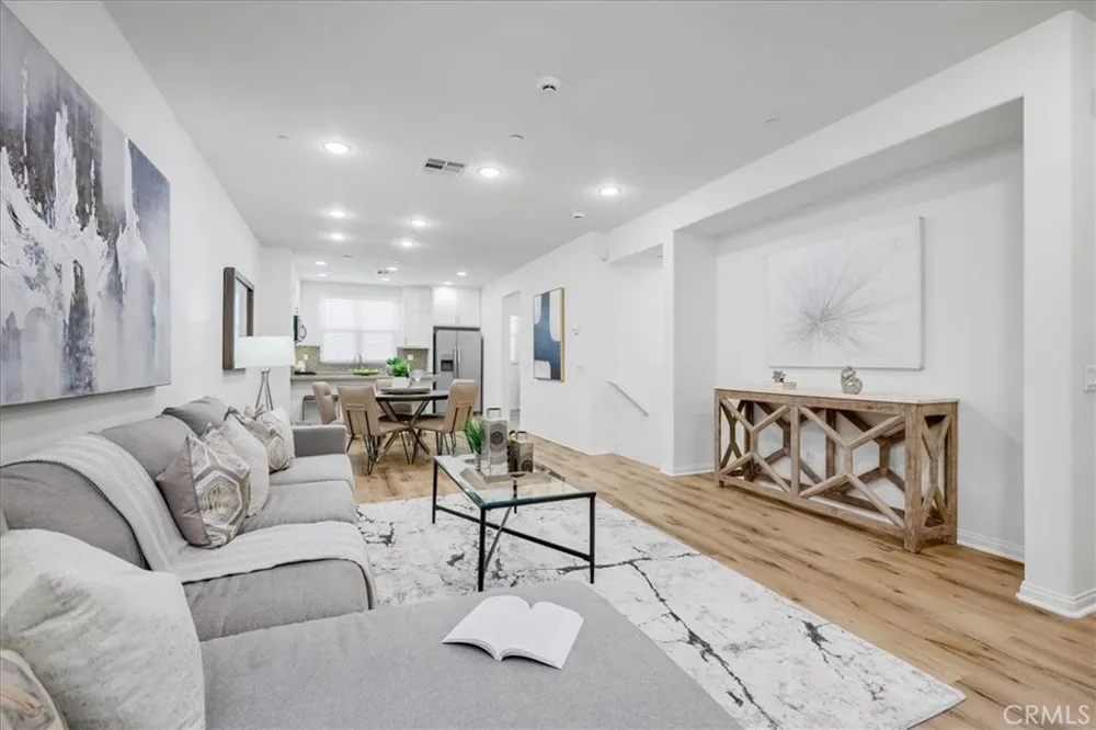 148 Capricorn Irvine, CA 92618