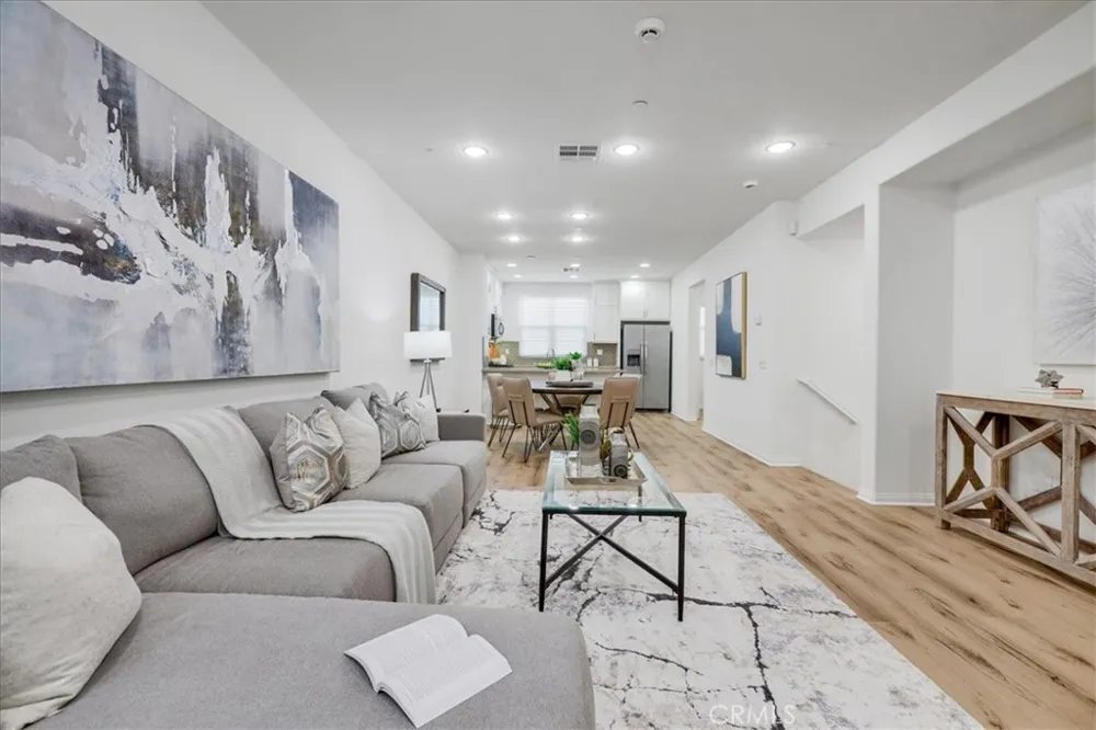 148 Capricorn Irvine, CA 92618