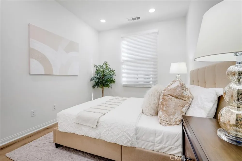 148 Capricorn Irvine, CA 92618