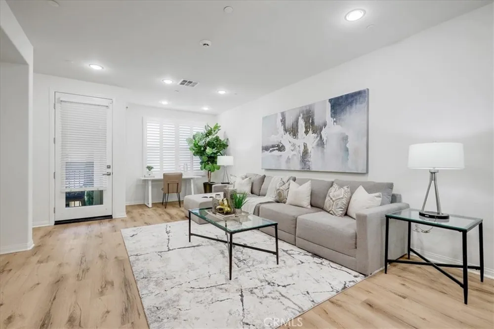 148 Capricorn Irvine, CA 92618
