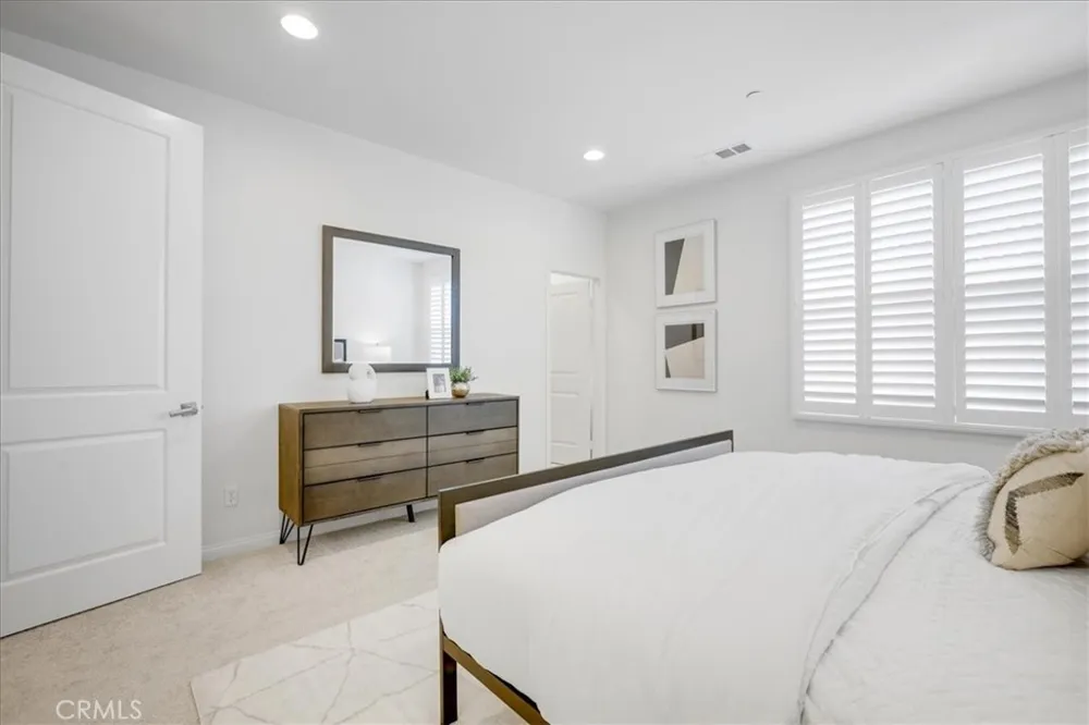 148 Capricorn Irvine, CA 92618