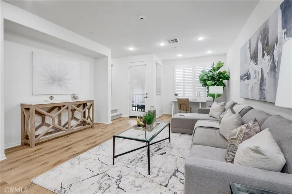 148 Capricorn Irvine, CA 92618