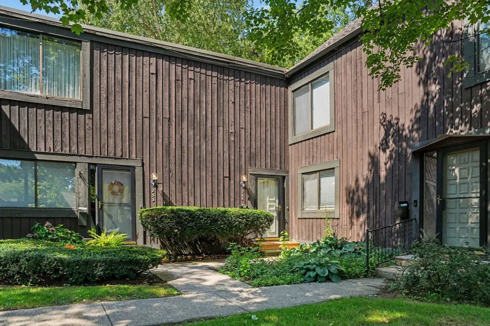 235 Durness Court Kalamazoo, MI 49006