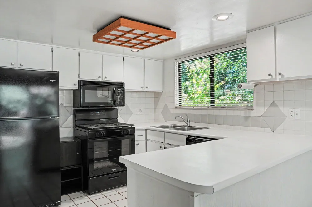 235 Durness Court Kalamazoo, MI 49006