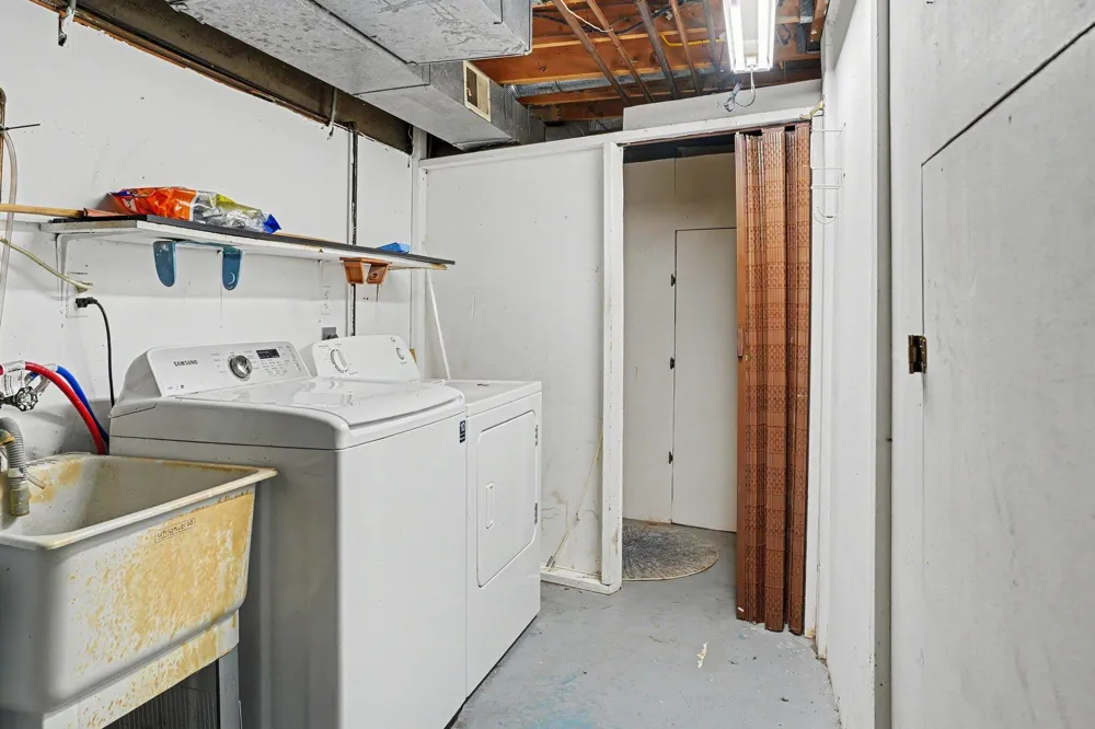 235 Durness Court Kalamazoo, MI 49006