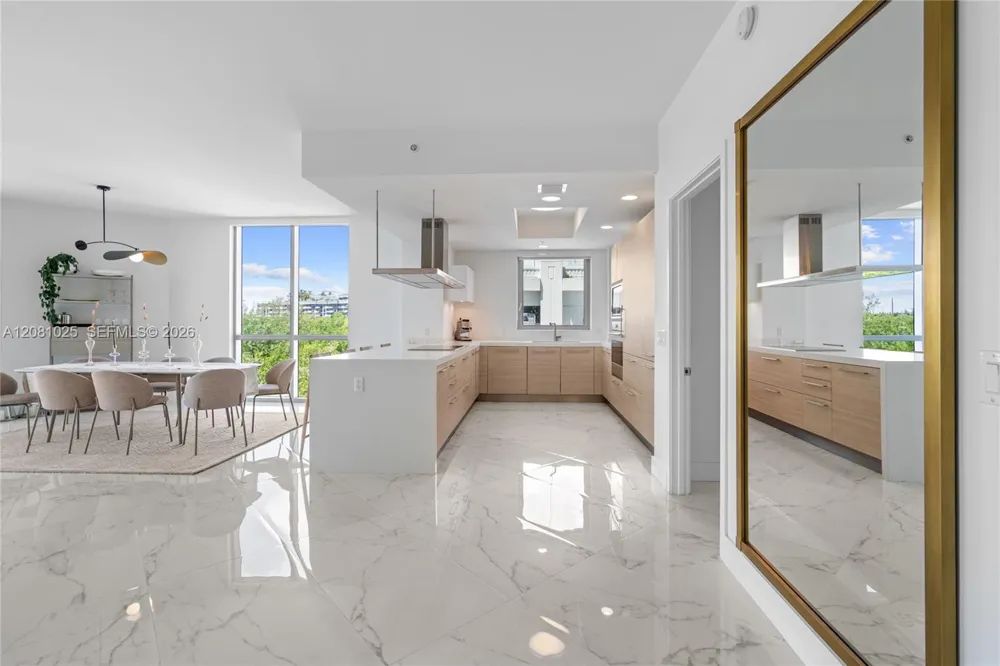 17111 Biscayne Blvd #402 North Miami Beach, FL 33160