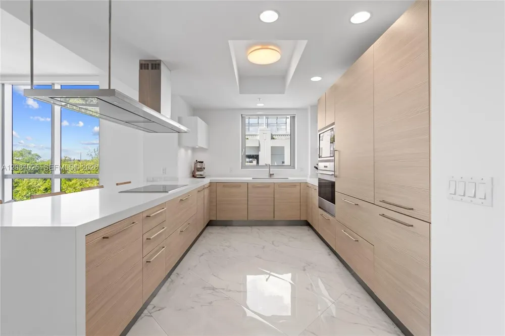 17111 Biscayne Blvd #402 North Miami Beach, FL 33160
