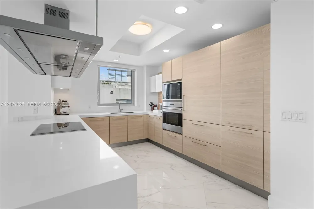 17111 Biscayne Blvd #402 North Miami Beach, FL 33160