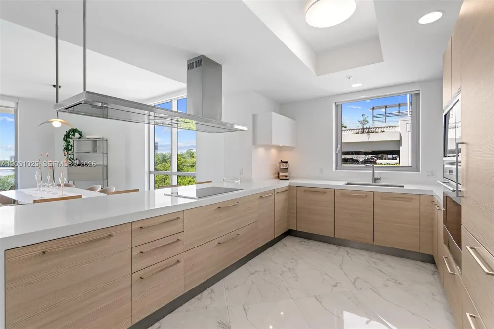 17111 Biscayne Blvd #402 North Miami Beach, FL 33160