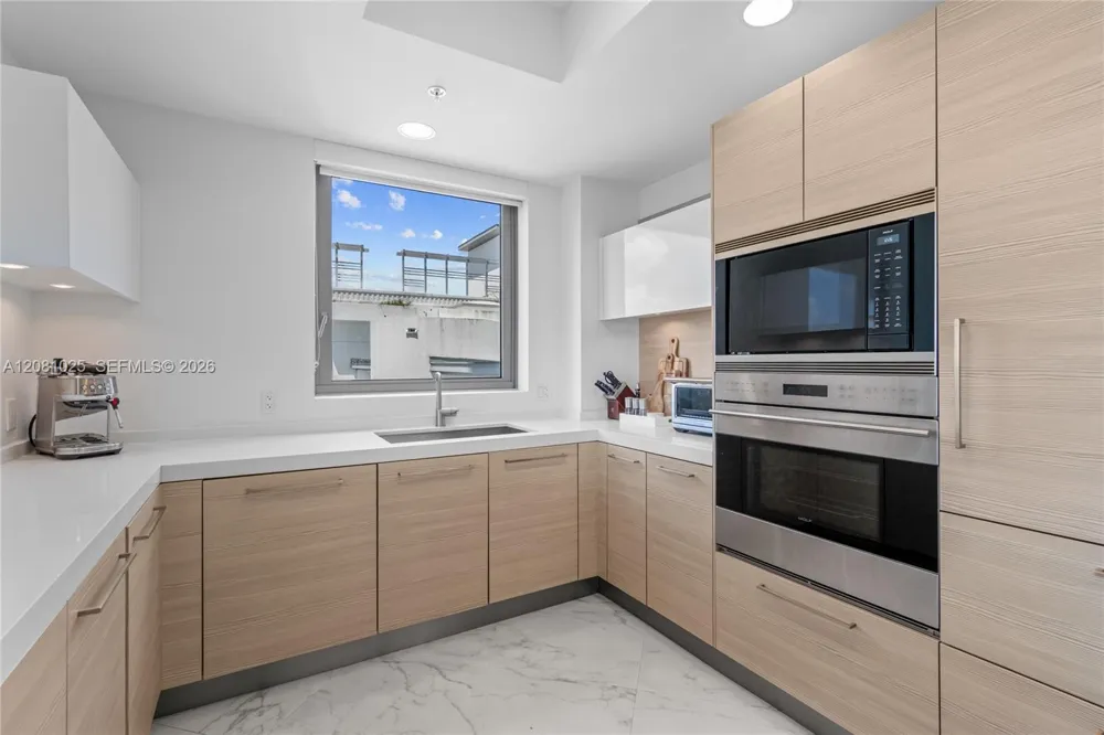 17111 Biscayne Blvd #402 North Miami Beach, FL 33160