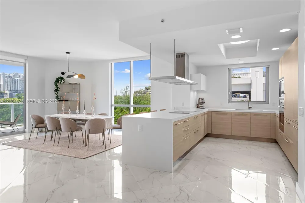 17111 Biscayne Blvd #402 North Miami Beach, FL 33160
