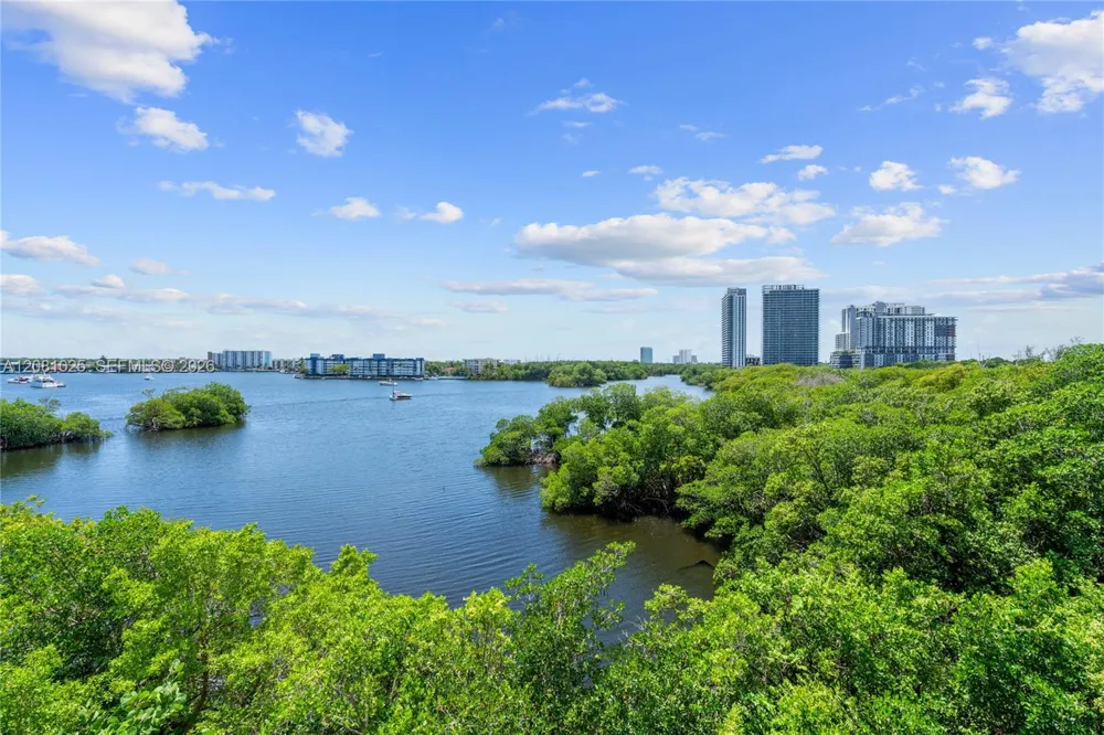 17111 Biscayne Blvd #402 North Miami Beach, FL 33160