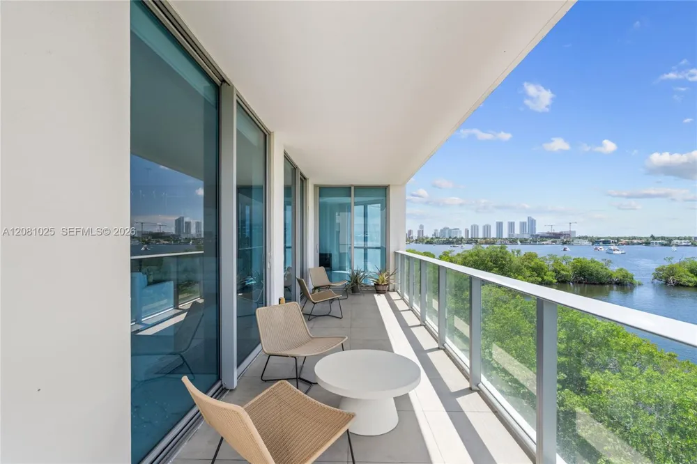 17111 Biscayne Blvd #402 North Miami Beach, FL 33160