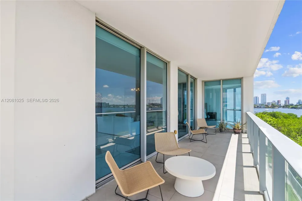 17111 Biscayne Blvd #402 North Miami Beach, FL 33160