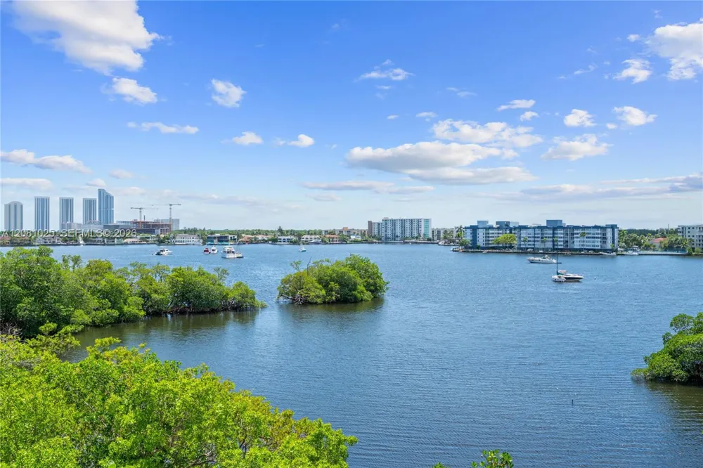17111 Biscayne Blvd #402 North Miami Beach, FL 33160