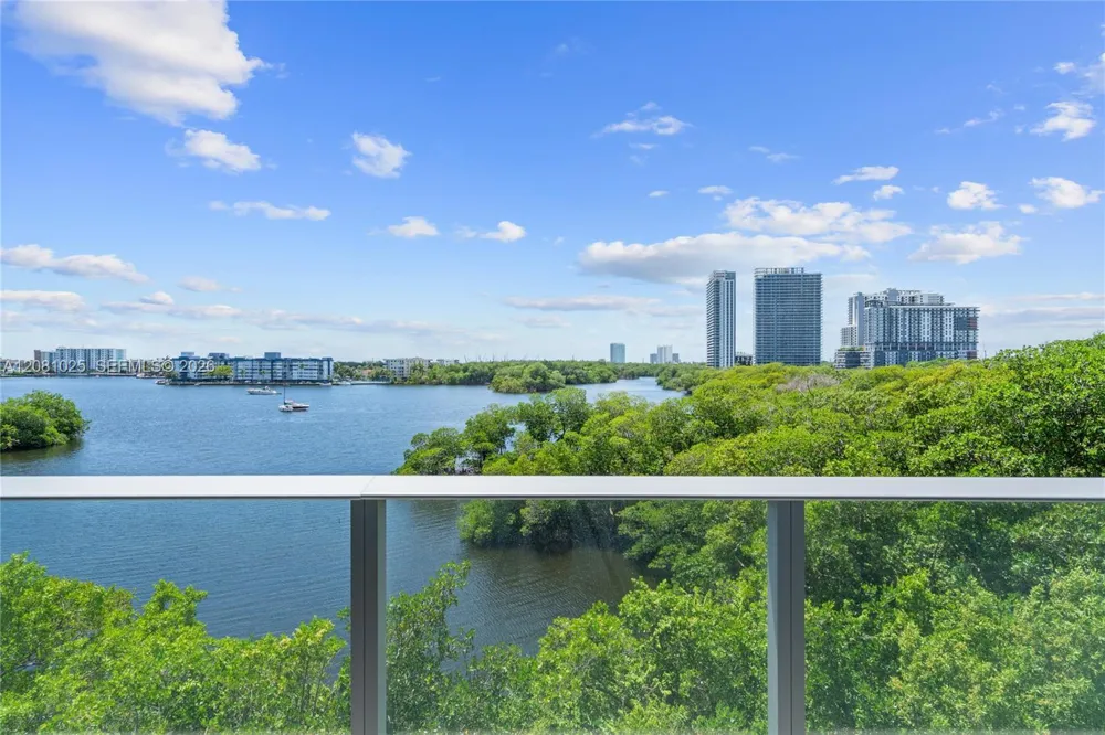 17111 Biscayne Blvd #402 North Miami Beach, FL 33160
