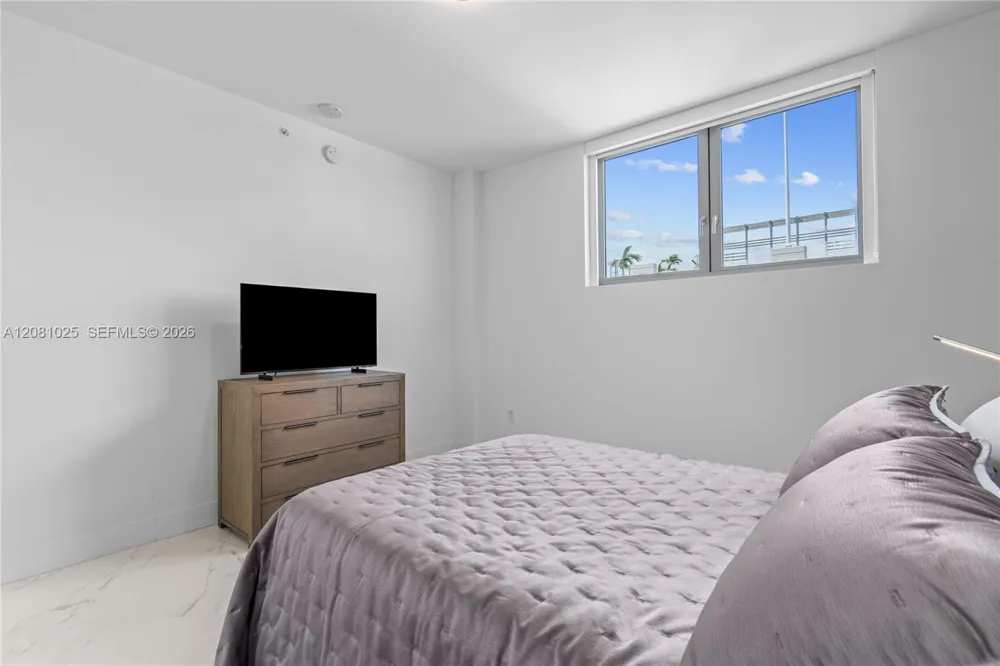 17111 Biscayne Blvd #402 North Miami Beach, FL 33160