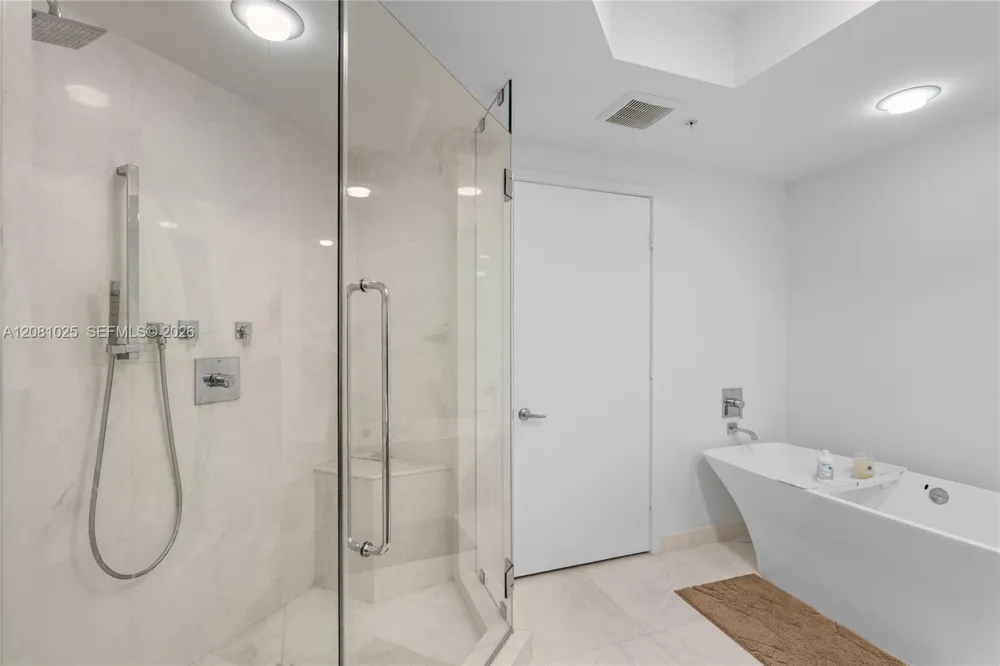 17111 Biscayne Blvd #402 North Miami Beach, FL 33160