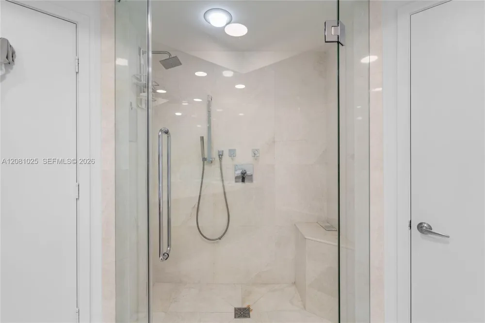 17111 Biscayne Blvd #402 North Miami Beach, FL 33160